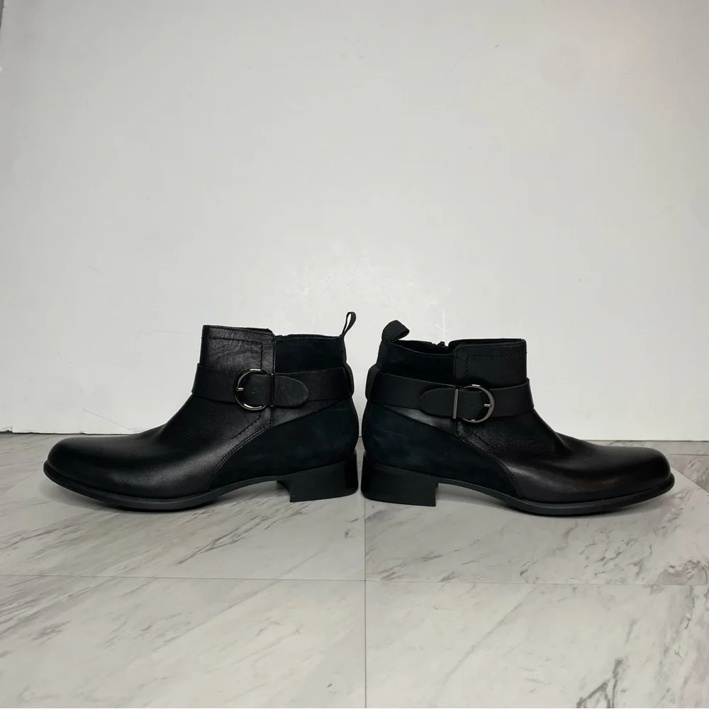 Munro Black Leather Bootie 8 N